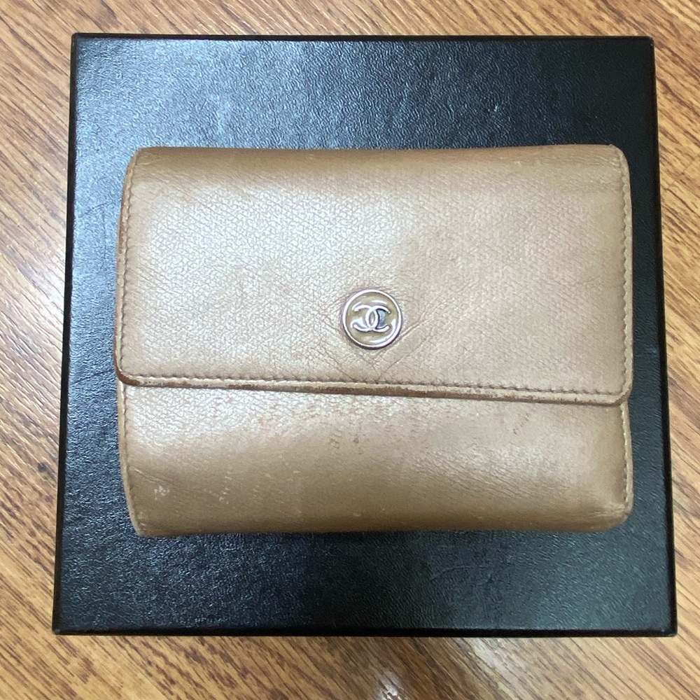 Nude / Gold Chanel Wallet